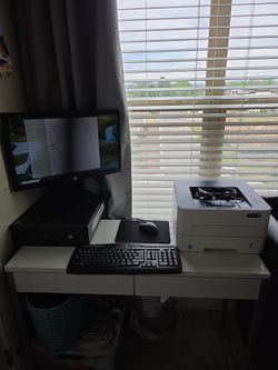 ​Desktop Bundle – HP EliteDesk, Docking Monitor & Xerox Laser Mono Printer