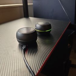 Sl TWINS Comes With Charger And A Apple Juice