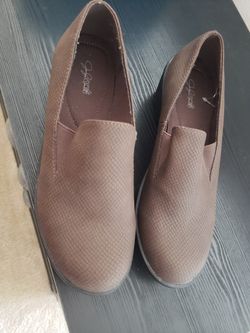 Size 7 BRAND NEW DRESS shoes