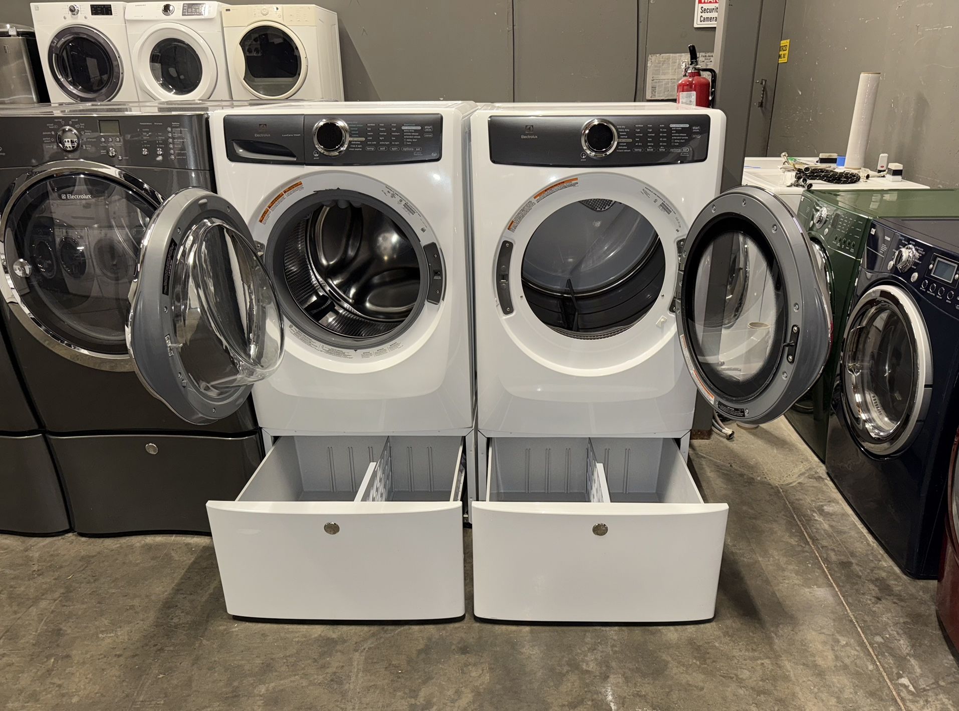 ELECTROLUX XL CAPACITY WASHER DRYER ELECTRIC SET 