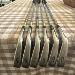 Titleist AP2 forged irons 5-PW