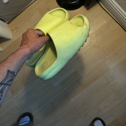 Yeezy Slides “Glow Green”