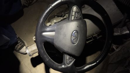 2014 Infiniti Q50 steering wheel and air bag