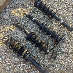 Q50 Struts