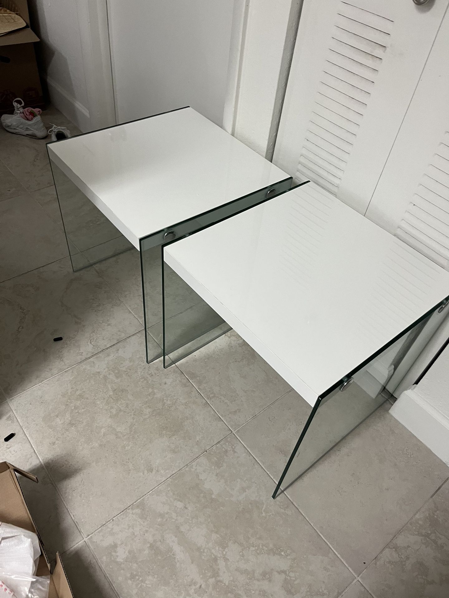 END TABLES - White & GLASS 