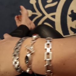 Brazalete STEILE Y Silver.  Salen. 75 Each 