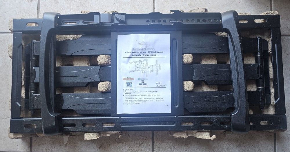 Members Mark Extended Full Motion TV Wall Mount Model (contact info removed)28 For 32-90 Inch TV' s ( No HARDWARE!!!!!!!)