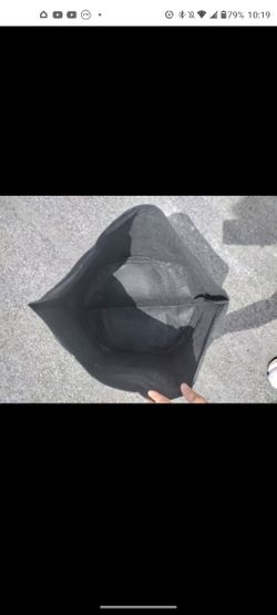 Brand new 10 gallon growing bags, heavy duty. Fruit vegetable garden