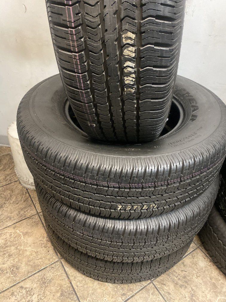 265/70/17 GOODYEAR WRANGLER GOOD USED 95 %TREAD LIFE 300 PRICE INCLUDE PROFESSIONAL INSTALLATION AND TAX