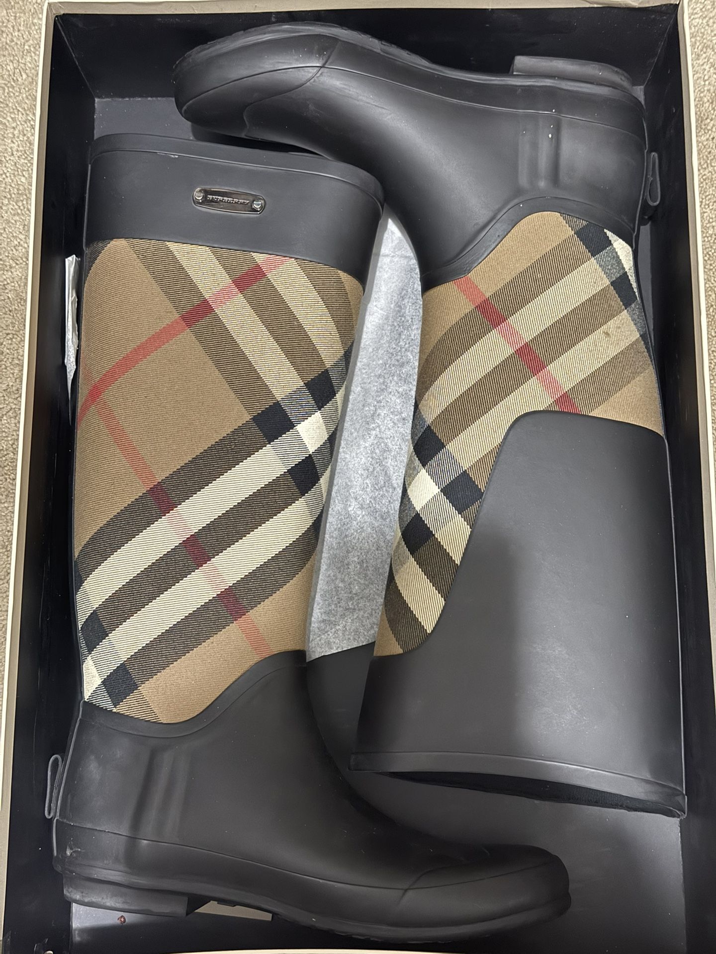 Burberry Rain Boots Side 8.5
