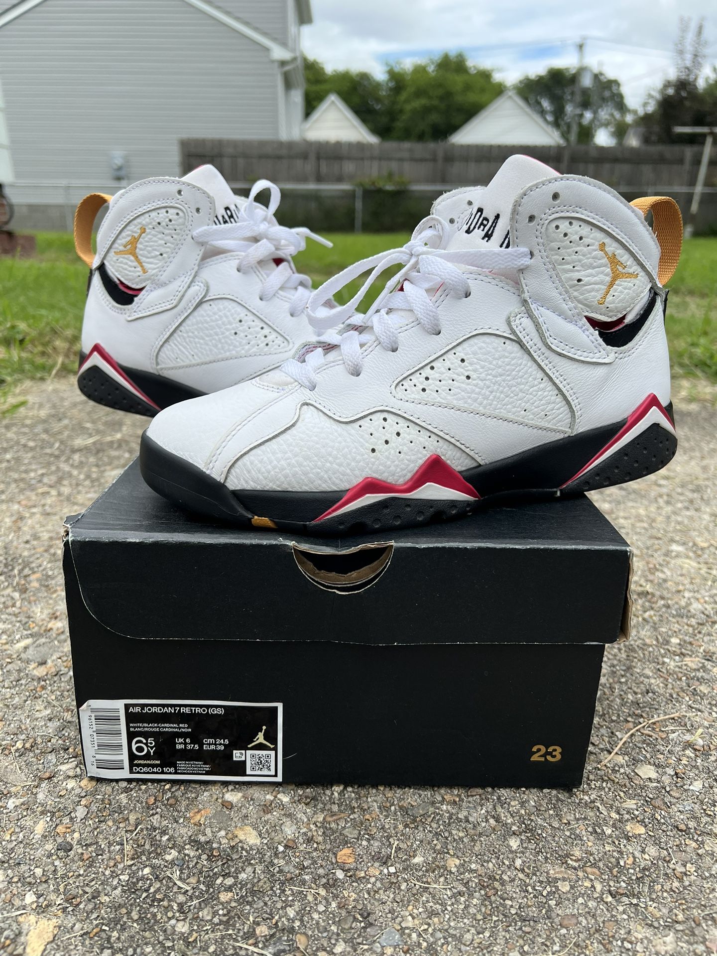 Air Jordan Retro (GS) Size Classic White/Black/Cardinal Red