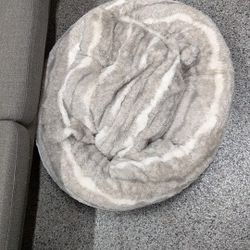 Jax & Bones Dog Bed Faux Fur. Machine Washable 