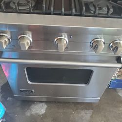 ViKING stove convention great condition side 30 sll stainless warranty ready to deliver
