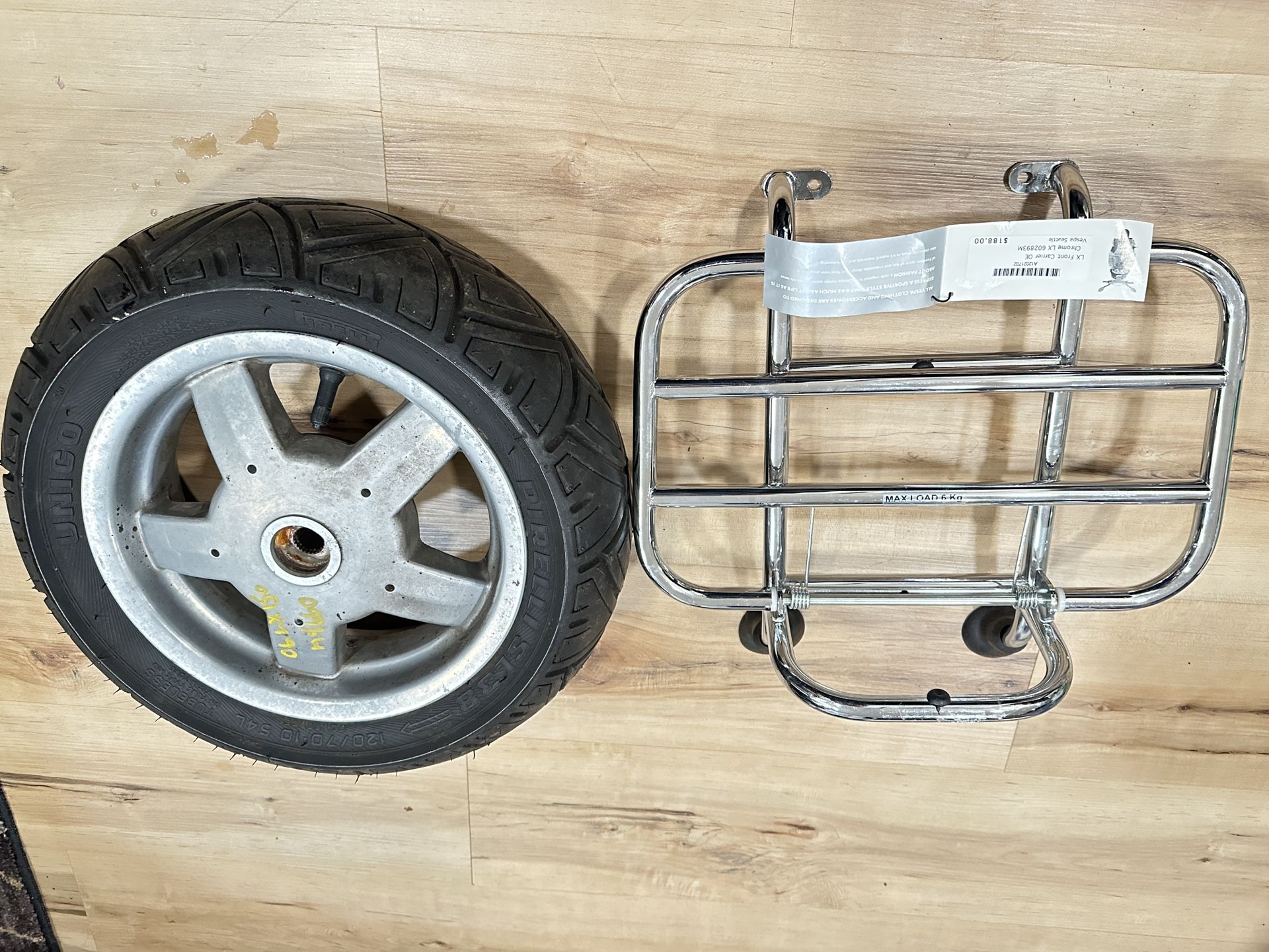 VESPA LX Front Carrier and Tire Wheel Rim