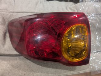 09/10 Toyota Corolla Left Tailight Drivers 