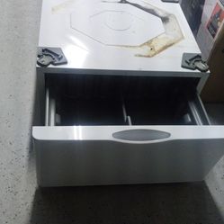 Samsung Pedestal For Washer Or Dryer Like New