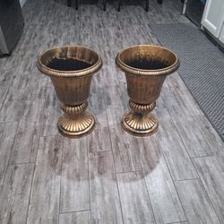 Set Of 2 Plastic Outdoor Bronze Planters