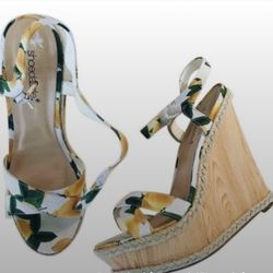 Shoedazzle Lemon Wedge Heels 🍋