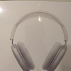 new in box still   Apple Air pods max