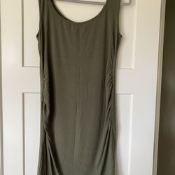 Green maternity dress
