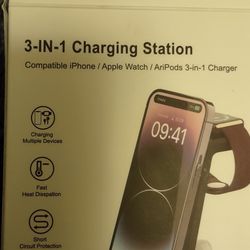 New In Box  Apple 3 In One Charging Station 