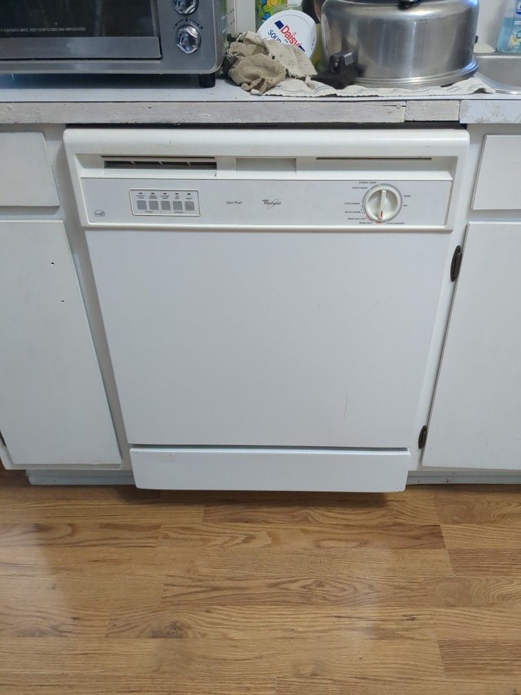 Working Dishwasher