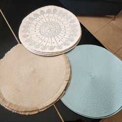 ROUND PLACEMATS