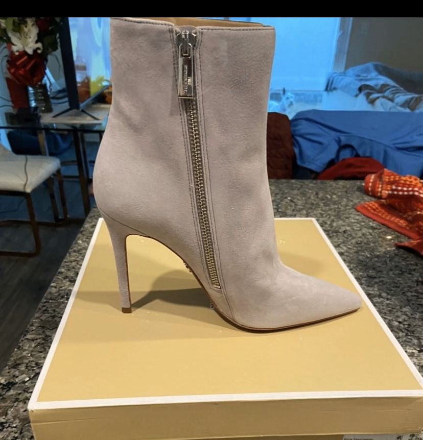 Michael kors leather booties size 5