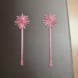 chili’s Glinda Wand Stir Stick Drink Decoration from chili’s