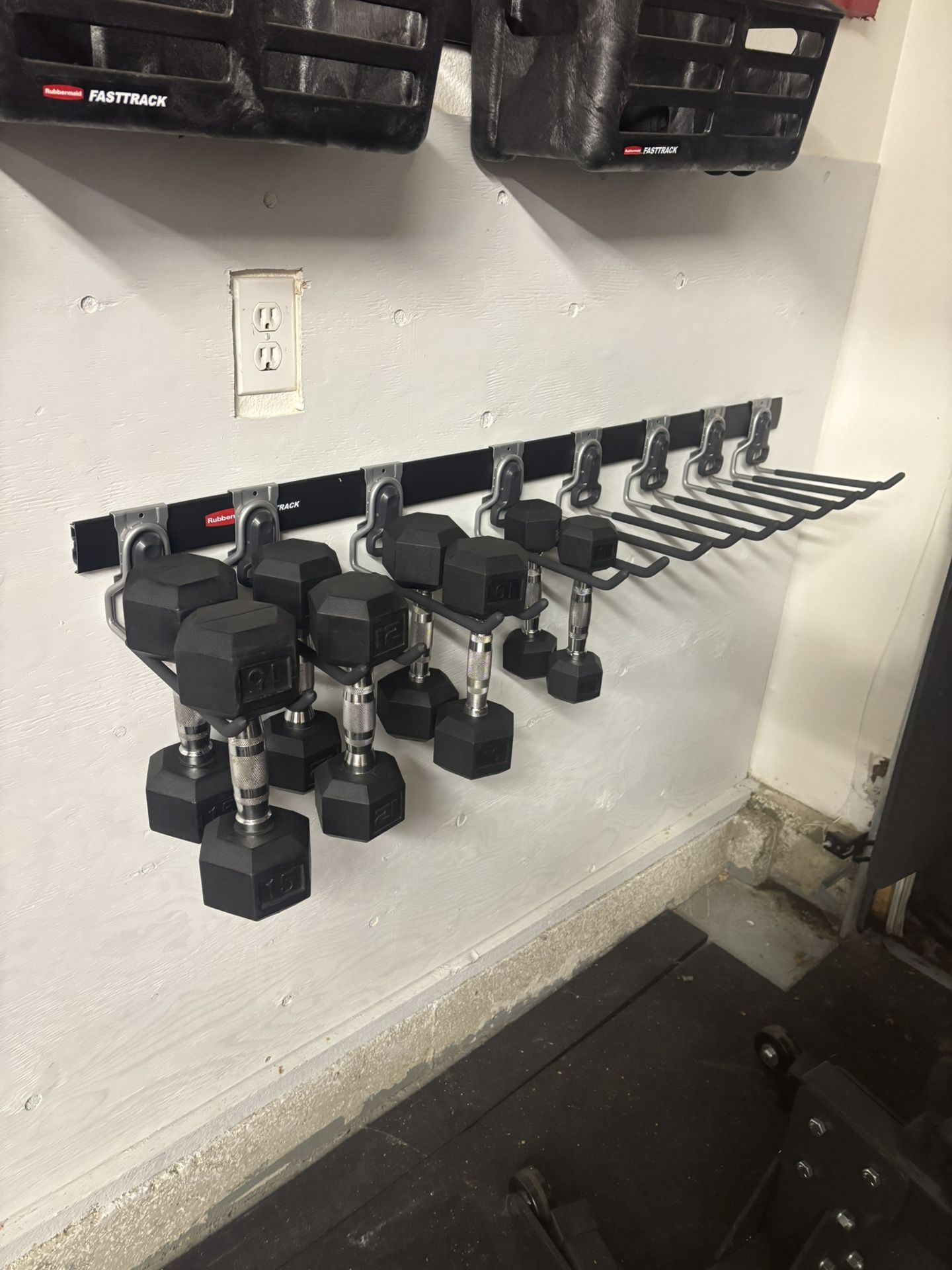 Rubbermaid Fast Track Dumbbell Garage/ Fitness Storage