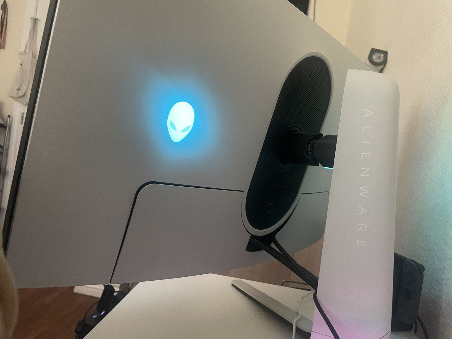 Alienware Gaming Monitor for Sale in Los Angeles, CA - OfferUp