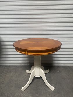 BORAAM Pub Table