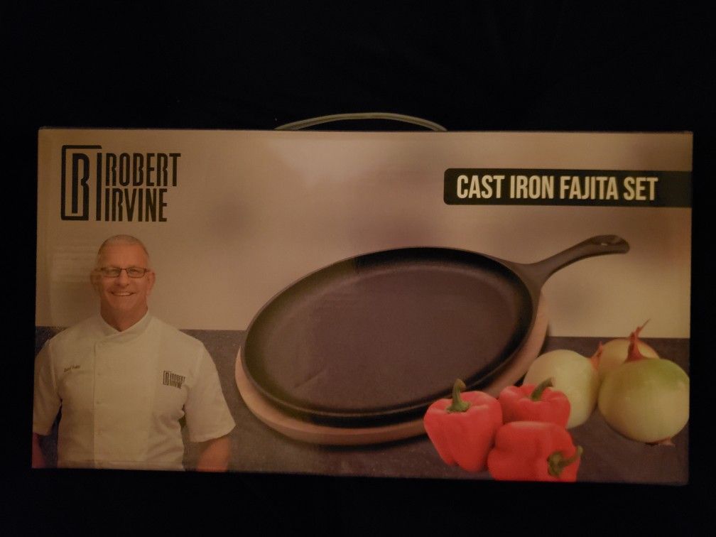 Celebrity Chef Robert Irvine Cast Iron Fajita Skillet Set | Wooden Base. 
