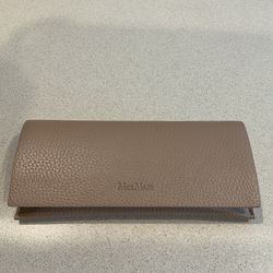 Max Mara Glass Case