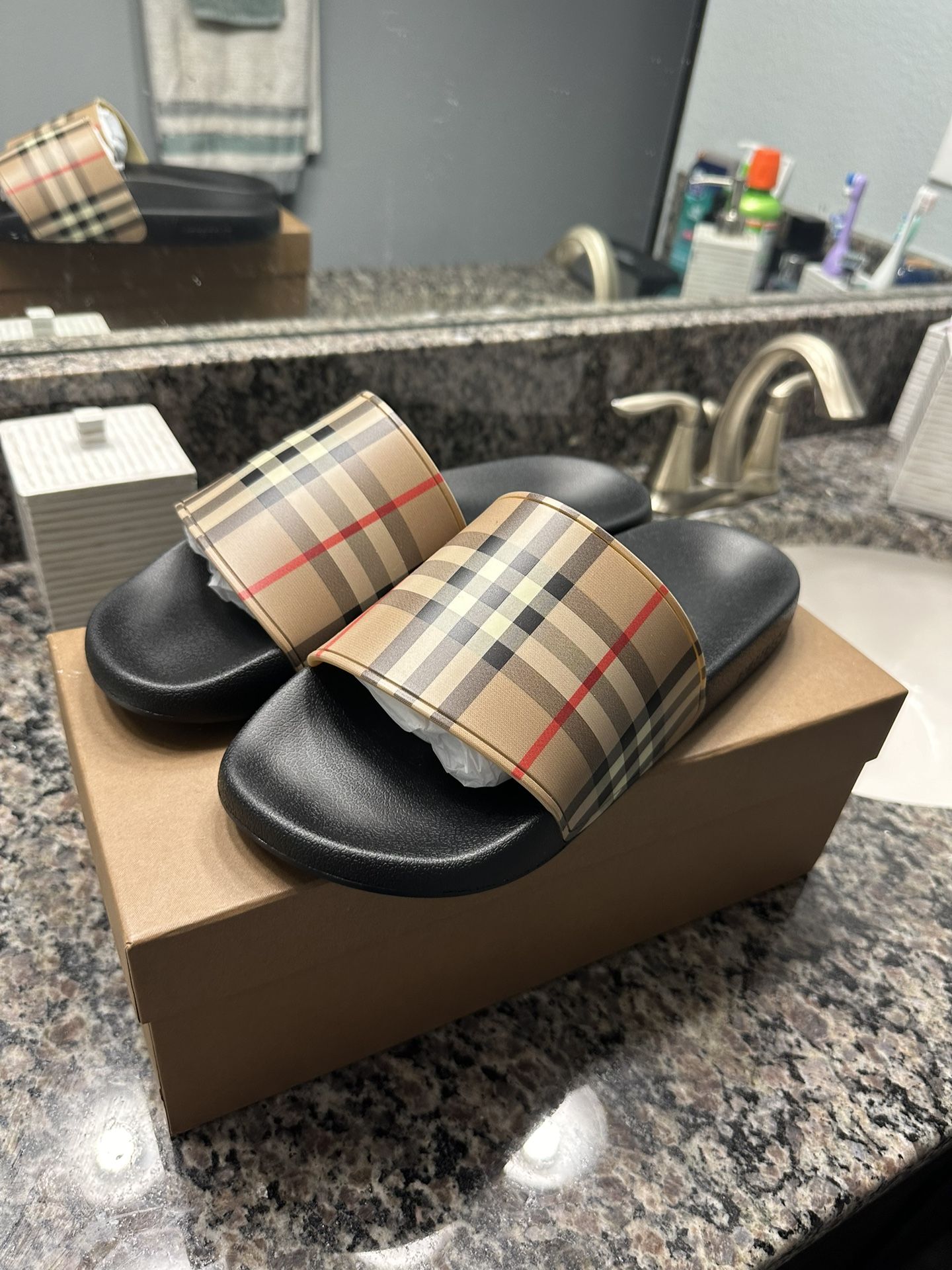 Burberry Furley Vintage Check slides