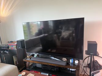 Samsung 70” 4K UHD Smart TV – Great Condition