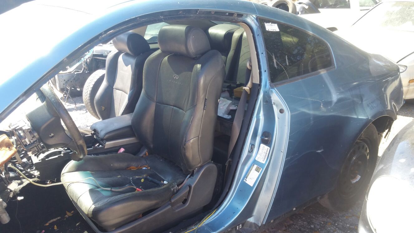 Nissan 350 z parts car (I Have 2) come make an offer many good parts