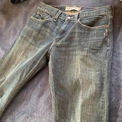 Levi’s 32/32 $10 Good Condition   Firm  
