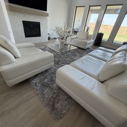 Modern White Leather Sofa – Deep Seating (Great Deal)