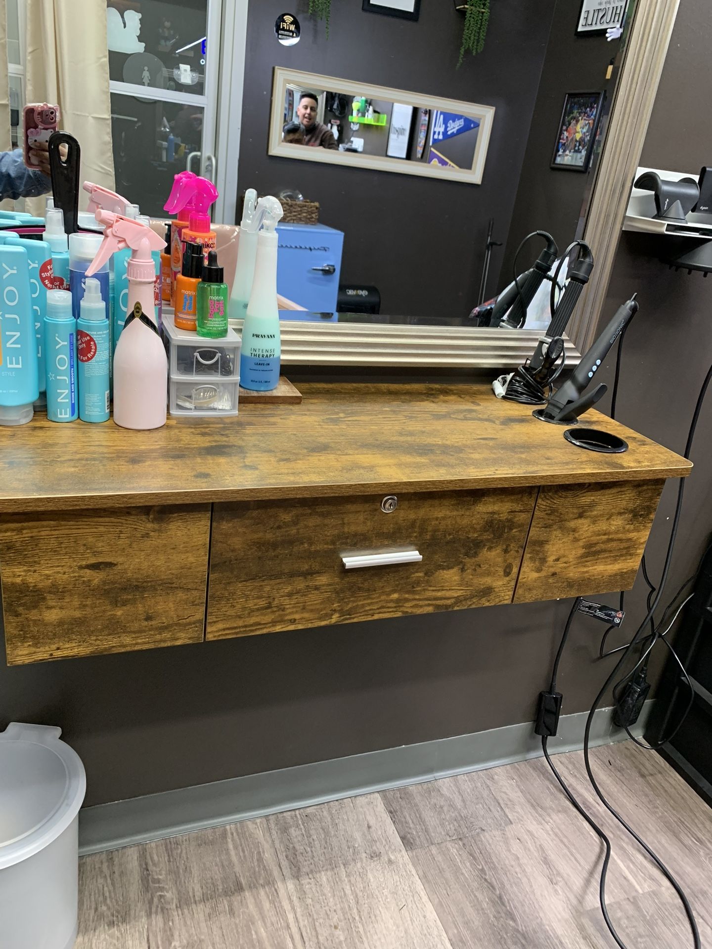 Hairdresser Station (set of 2) 