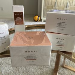 Monat Skin Care Set