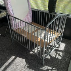Portable Baby Crib In Gray New
