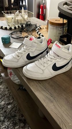 Nike court borough mid 12c kids