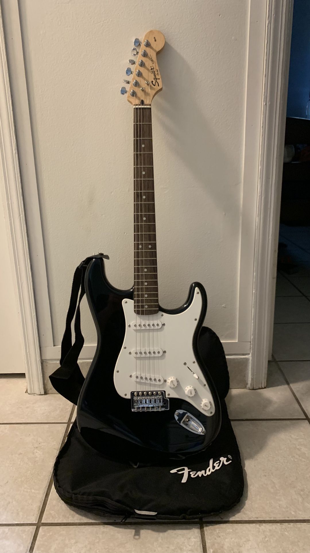 Squier By Fender
