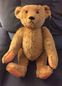 25" Golden Jointed Steiff Bear