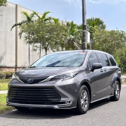 2021 Toyota Sienna XLE Hybrid 
