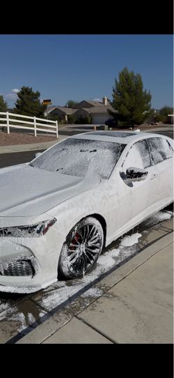 Get 🧽your 🏎️car 🫧 washed/detailed ✅