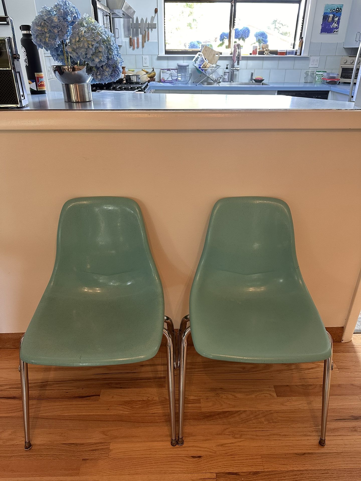 2 Vintage Unit Plastics Inc Fiberglass Schoolhouse Chairs