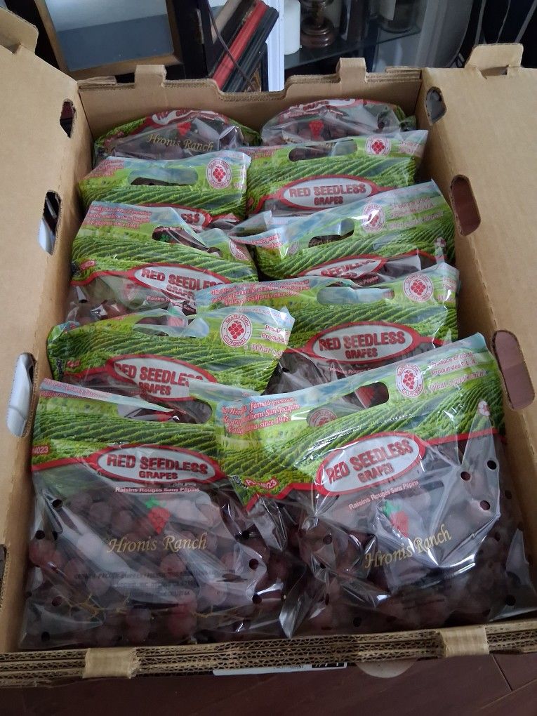 Free Seedless 🍇 Grapes 