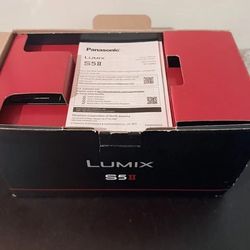 Panasonic Lumix S5 II Mirrorless Camera w/ S 20-60mm f/3. 